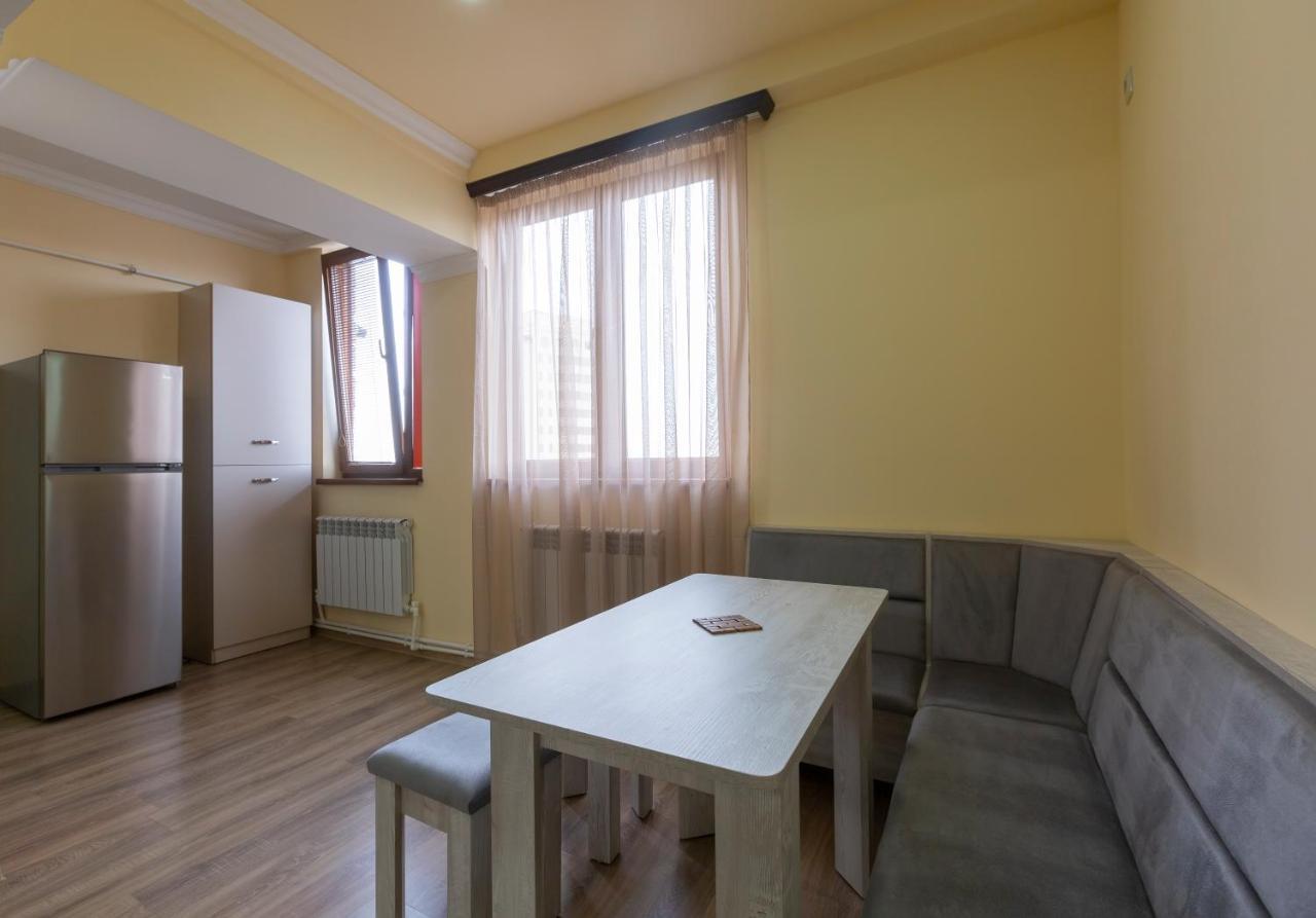 Umba Apartment N5 - Balcony And Mount Ararat View Yerevan Exterior foto