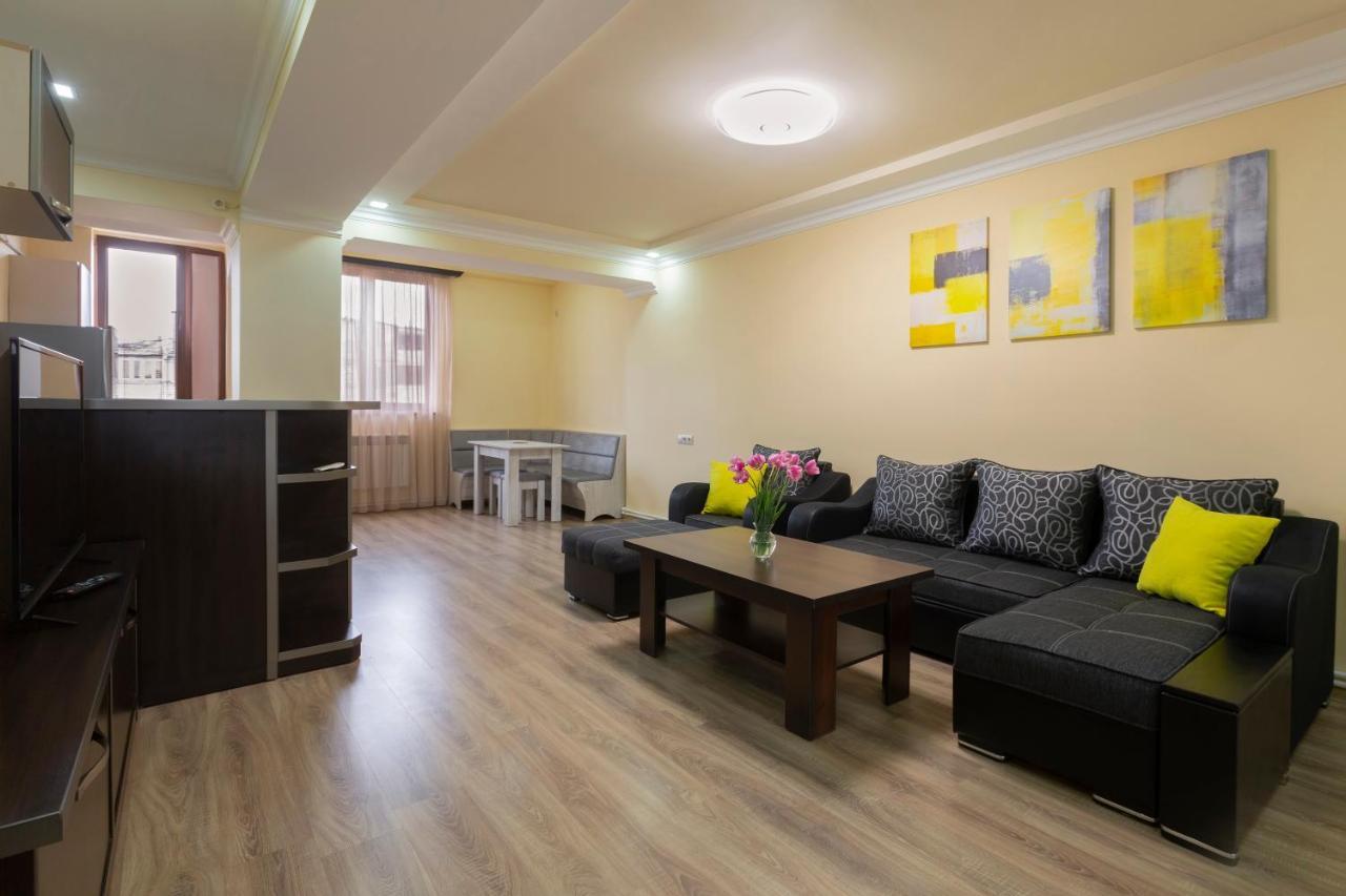 Umba Apartment N5 - Balcony And Mount Ararat View Yerevan Exterior foto