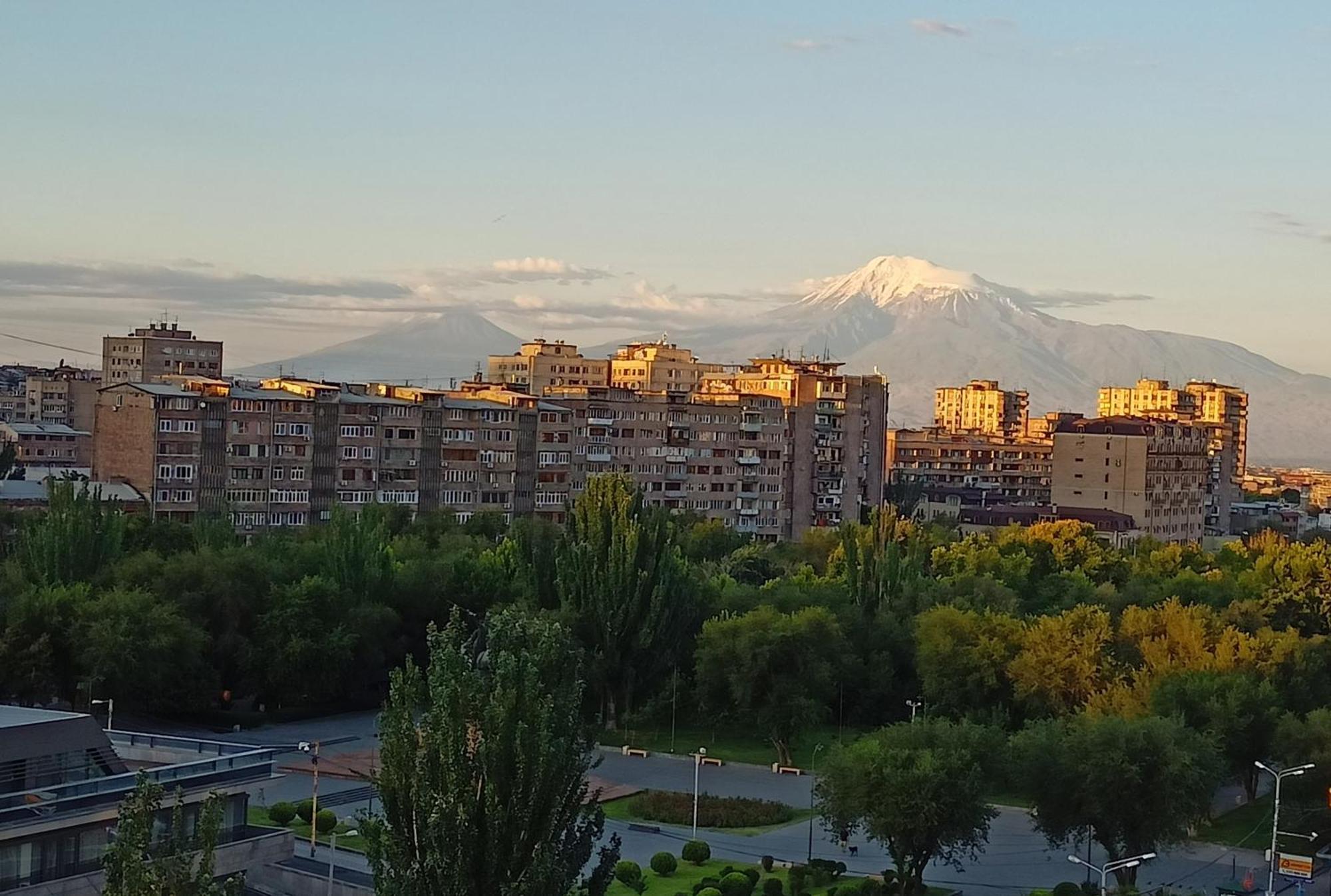 Umba Apartment N5 - Balcony And Mount Ararat View Yerevan Exterior foto